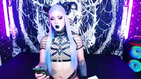 caroline online show from July 24, 12:52 am