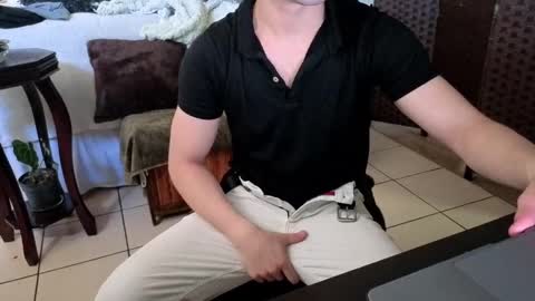 nobudget06 online show from February 26, 8:15 pm