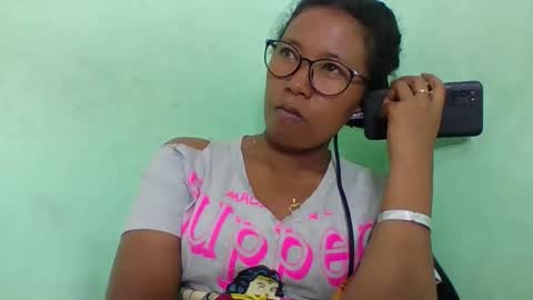 noellah online show from May 28, 12:47 pm