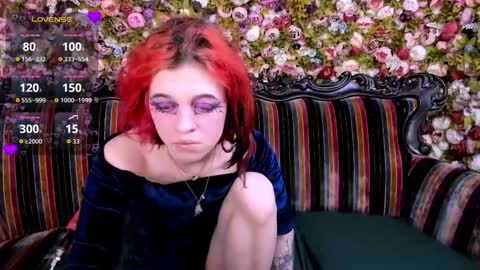 Elly online show from December 14, 11:00 pm