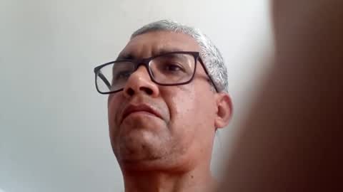 noelliam online show from December 12, 5:15 pm