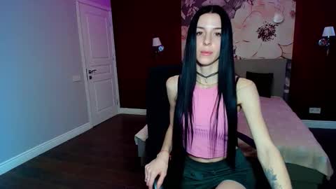 NoirDiva online show from March 21, 8:19 am