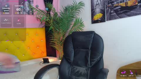 Snapshot of nolan_twink chatting on January 25, 9:35 pm Nolan online show from January 25, 9:35 pm