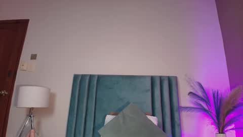 Nora Da Silva online show from October 25, 1:39 am