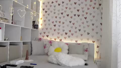 Nora online show from June 17, 7:24 am
