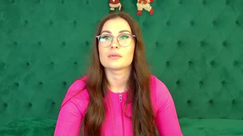 NoraFoxes online show from January 8, 5:46 am