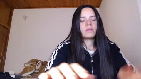 noreen_ online show from June 15, 3:09 am