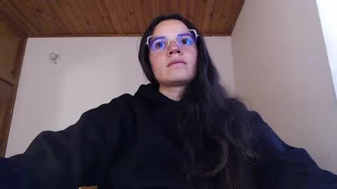 noreen_ online show from June 22, 9:11 pm