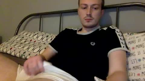Snapshot of norfolkboy18 chatting on December 7, 6:54 pm Ollie online show from December 7, 6:54 pm