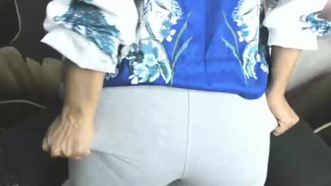 norma_ramos_ online show from July 9, 12:20 pm