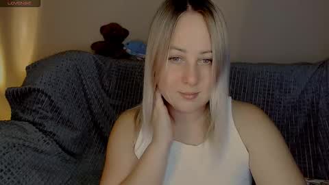 hi glad to chat online show from September 15, 2:29 pm