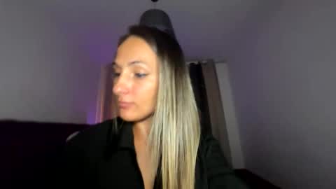 Snapshot of notamericanpie23 chatting on September 29, 5:56 pm Tina online show from September 29, 5:56 pm