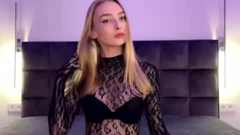 Goldie online show from November 27, 5:09 pm