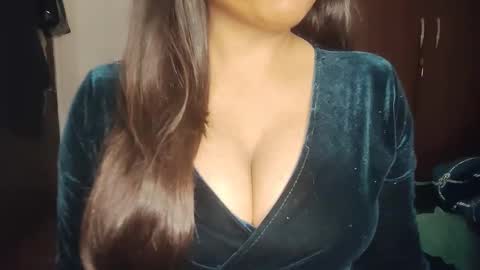 notty_pooja online show from December 15, 11:06 am