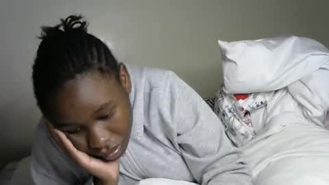 novaah online show from December 17, 12:12 pm