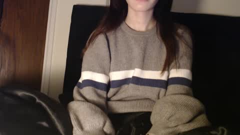 Snapshot of novafrey chatting on December 8, 1:19 am Olivia online show from December 8, 1:19 am