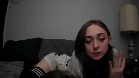 nrdyemogrl online show from February 19, 2:33 am