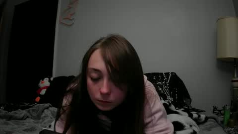 nrdyemogrl online show from December 3, 2:09 am