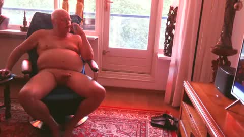 Nudejohn online show from June 19, 9:15 am