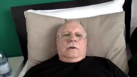 nukiss online show from April 21, 12:12 pm