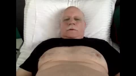 nukiss online show from April 22, 1:40 pm