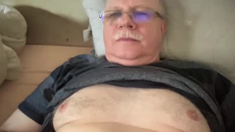 nukiss online show from November 21, 9:40 am