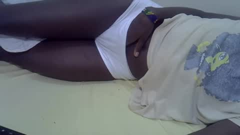 nunu_40 online show from February 17, 3:22 pm