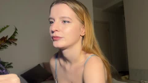 nura_foxx online show from February 17, 1:37 am