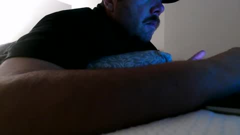 nuttincowboy727272 online show from March 31, 12:33 am