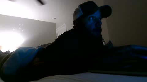 nuttincowboy727272 online show from June 19, 12:05 am