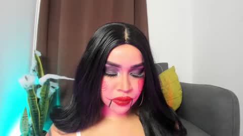 Nia online show from October 9, 3:45 am