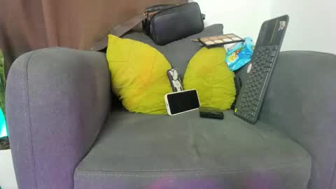 Nia online show from March 8, 3:21 am