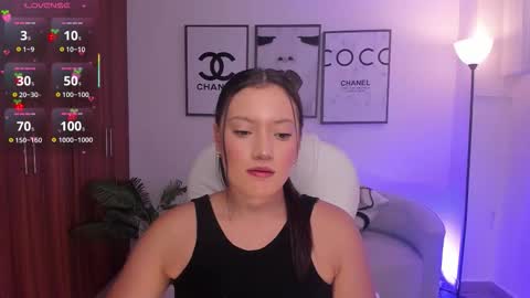 Snapshot of nylaa_rose chatting on September 16, 6:55 pm nylaa_rose online show from September 16, 6:55 pm