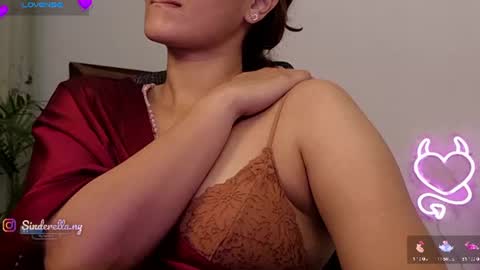 Nylaah online show from July 5, 1:53 am