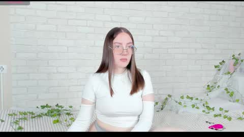 Kat online show from November 10, 6:32 pm