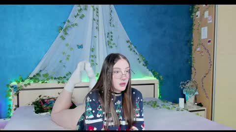 Snapshot of nymphalean chatting on December 17, 7:37 pm Kat online show from December 17, 7:37 pm