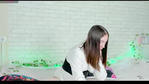 Snapshot of nymphalean chatting on October 29, 11:12 am Kat online show from October 29, 11:12 am