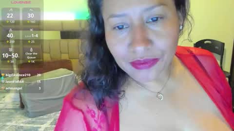 nyomi browm online show from November 5, 11:01 am