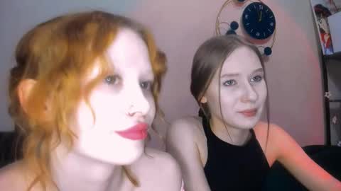 nyra_thira online show from February 12, 9:07 pm