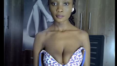 nyverra online show from July 28, 11:17 am