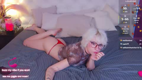 Moonlight online show from November 8, 9:45 am