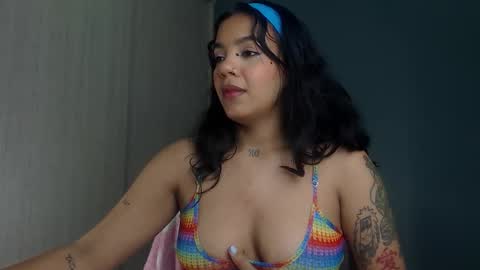 Snapshot of obeyval chatting on October 15, 2:15 am Vale online show from October 15, 2:15 am