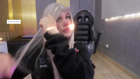 ocean_tay online show from November 22, 11:30 am