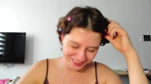 Evie online show from April 11, 7:45 am