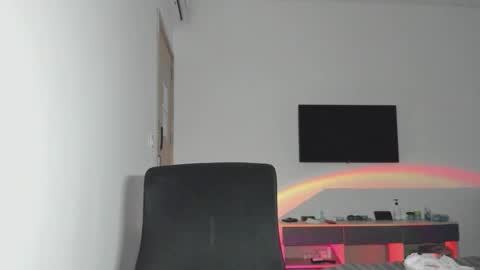 Evie online show from February 1, 10:45 am