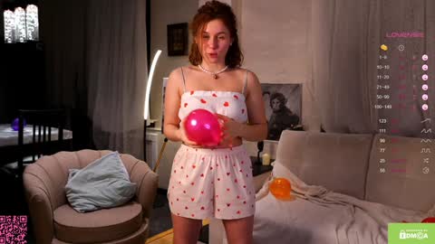 Selena online show from February 1, 9:40 pm