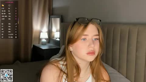 Snapshot of odelynharvison chatting on October 22, 4:59 am Elsa online show from October 22, 4:59 am