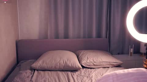 Thea online show from November 14, 8:22 pm