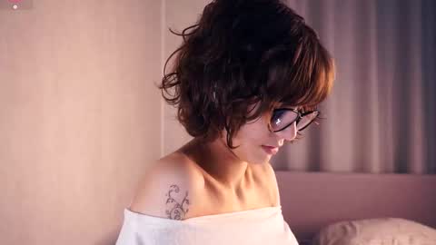 Thea online show from December 2, 7:23 pm