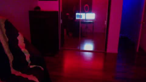 Snapshot of officialmoneyxxx chatting on October 20, 10:20 am Money online show from October 20, 10:20 am